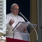 Papa no Regina Coeli: “Cristo dá força para nos levantarmos”