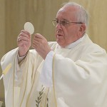 Santos e mártires de hoje levam adiante a Igreja, diz Papa