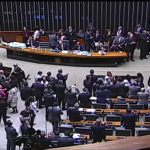 Cunha abre sessão do primeiro dia de dicussão sobre impeachment