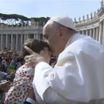 Papa Francisco lembra crianças desaparecidas e atentados na Síria