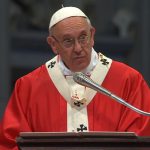 Papa: oração é principal caminho para sair dos fechamentos