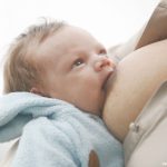 Unicef: Metade dos bebês não é amamentada na 1ª hora de vida