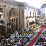 Fiéis participam de reflexão e Missa no Congresso Eucarístico