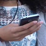 Brasileiros cortam os gastos com celular pré-pago