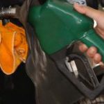 Petrobras reduz preço da gasolina nas refinarias em 3,2%