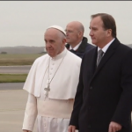 Veja chegada do Papa Francisco à Suécia