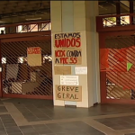 Universitários protestam contra PEC 55