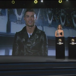 Cristiano Ronaldo ganha premiação como melhor jogador do ano