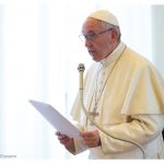 Papa alerta sobre uso distorcido das biotecnologias