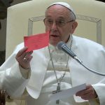 Papa alerta sobre “espertalhões” que vendem ingresso da catequese