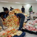 Haitianos vão receber 54 toneladas de alimentos doados por brasileiros
