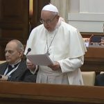 Papa defende direito humano à água