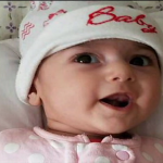 Após protestos, bebê iraniana é internada em hospital americano