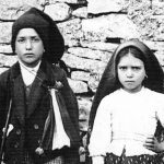 Francisco e Jacinta Marto serão canonizados em 13 de maio pelo Papa Francisco