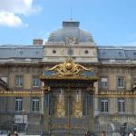 Tribunal de Paris é evacuado por alerta de bomba