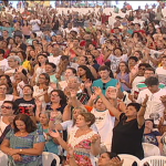 Milhares de fiéis participam de carnaval na Canção Nova