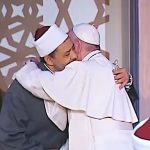 Podemos nos chamar irmãos, diz Papa em conferência no Egito