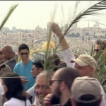 Em Jerusalém centenas de fiéis participam do Domingo de Ramos