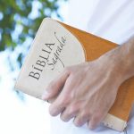 Arquidiocese de BH promove doação de bíblias para encarcerados