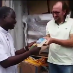 África recebe doação de vinte mil bíblias