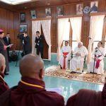 Em encontro extraoficial, Papa recebe líderes religiosos em Yangun