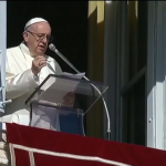 Papa reza o Angelus na Solenidade de Todos os Santos