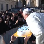 Em seu quinto aniversário como Papa, Francisco completa 81 anos