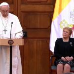 Em seu primeiro dia no Chile, Papa se encontra com autoridades do país