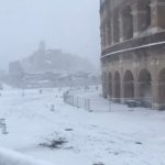 Roma amanhece coberta de neve e registra maior nevasca em seis anos