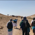 Jovens passam dois dias em peregrinação pelo deserto na Terra Santa