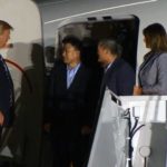 Trump se encontra com prisioneiros libertados pela Coreia do Norte