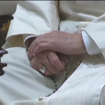 Papa faz oração do terço pela paz na Síria e no mundo