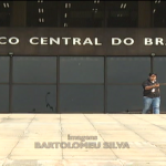 Economia brasileira recua nos 3 primeiros meses do ano
