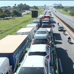 Governo fecha acordo, mas caminhoneiros continuam com os protestos
