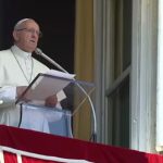 Celebrar a Eucaristia é experimentar plena comunhão com Deus, diz Papa