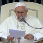 Insulto e indiferença também matam, alerta Papa na catequese