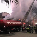 Incêndio de prédio em São Paulo tem como resultado pessoas na rua