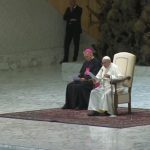 Papa aprofunda tema da idolatria: o ídolo sempre escraviza