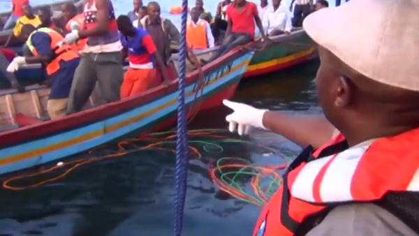 Balsa naufraga e deixa 100 pessoas mortas na Tanzânia