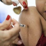 Campanha de vacinação contra pólio e sarampo atinge meta, diz governo