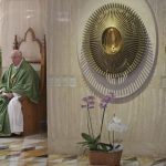 Em homilia, Papa pede cuidado com quem se apresenta como “perfeito” e rígido
