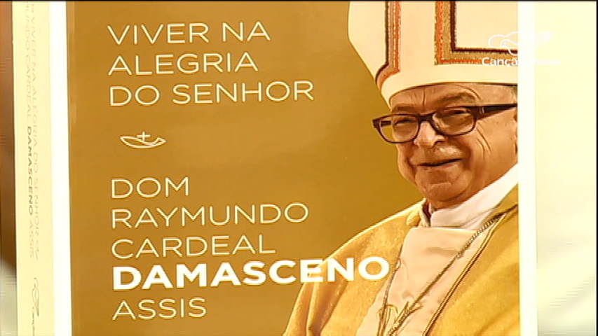 Biografia de Dom Raimundo Damasceno é lançada em Aparecida