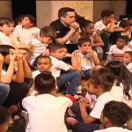 Grupo de crianças participam de visita guiada à Catedral da Sé