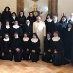 Papa Francisco faz visita surpresa a Mosteiro de Clarissas na Itália
