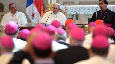Na viagem ao Panamá, Papa se reúne com bispos da América Central