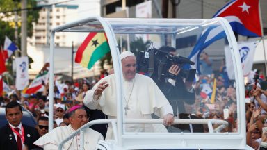 Papa Francisco chega ao Panamá
