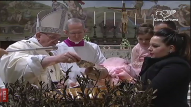 Papa batiza 27 crianças na Solenidade do Batismo de Jesus