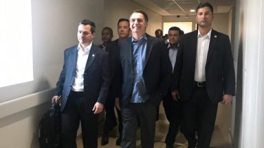 Presidente Jair Bolsonaro recebe alta e segue para Brasília