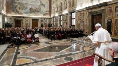 Papa Francisco: conforto e ajuda aos mais pobres, sem distinção