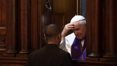 Vaticano indica medidas cautelares durante a confissão